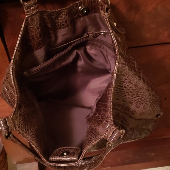 BEAUTIFUL BROWN SNAKE SKIN LIKE PATENT BAG - Picture 6 of 7